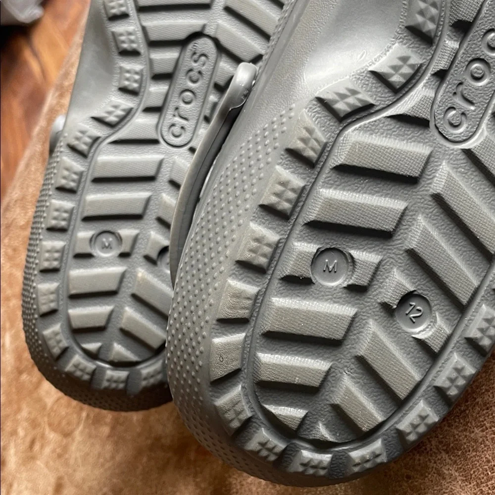 Crocs Men's Gray Dual Comfort Lined Clogs. Good Condition. Size 12.